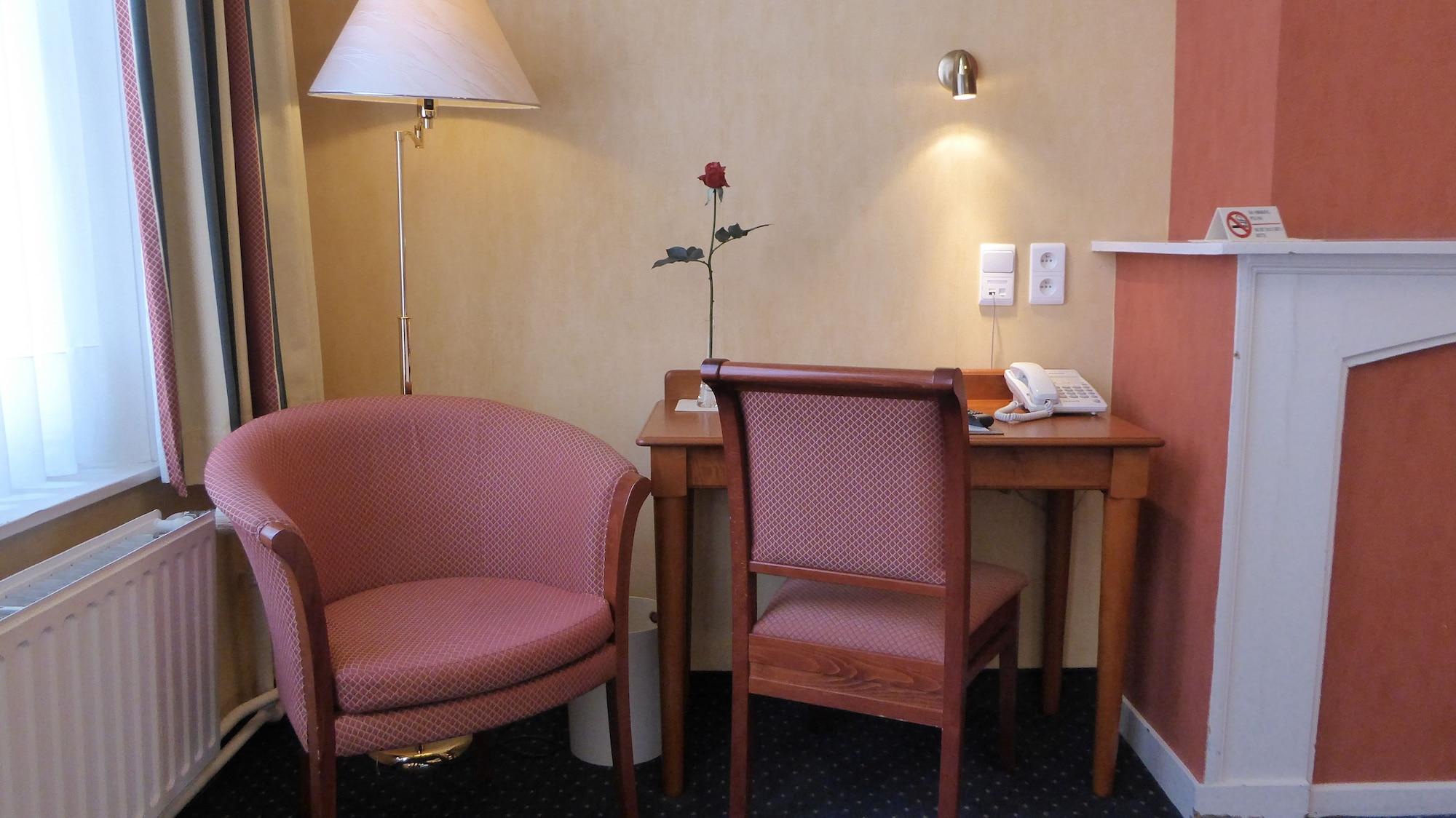 Hotel The Black Swan 3*