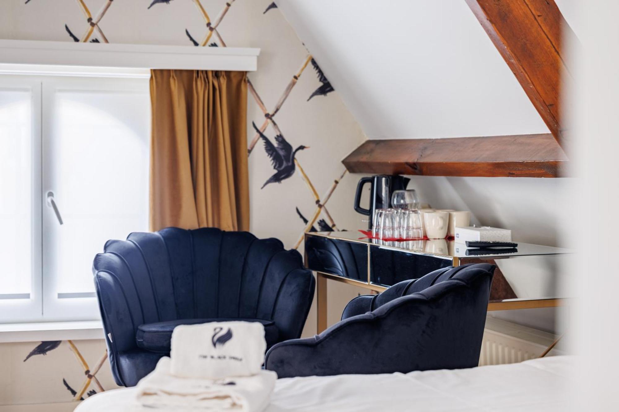 Hotel The Black Swan 3*