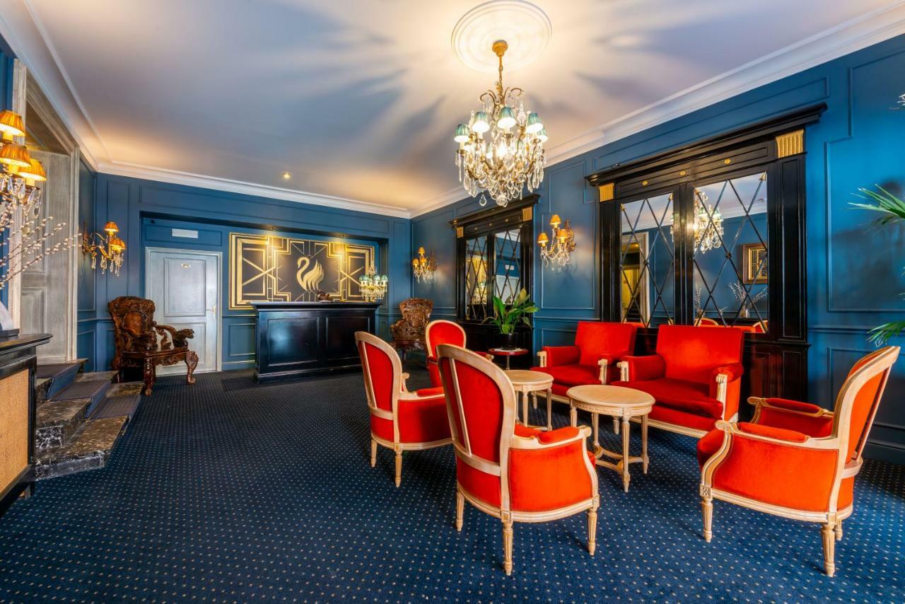 The Black Swan Hotel